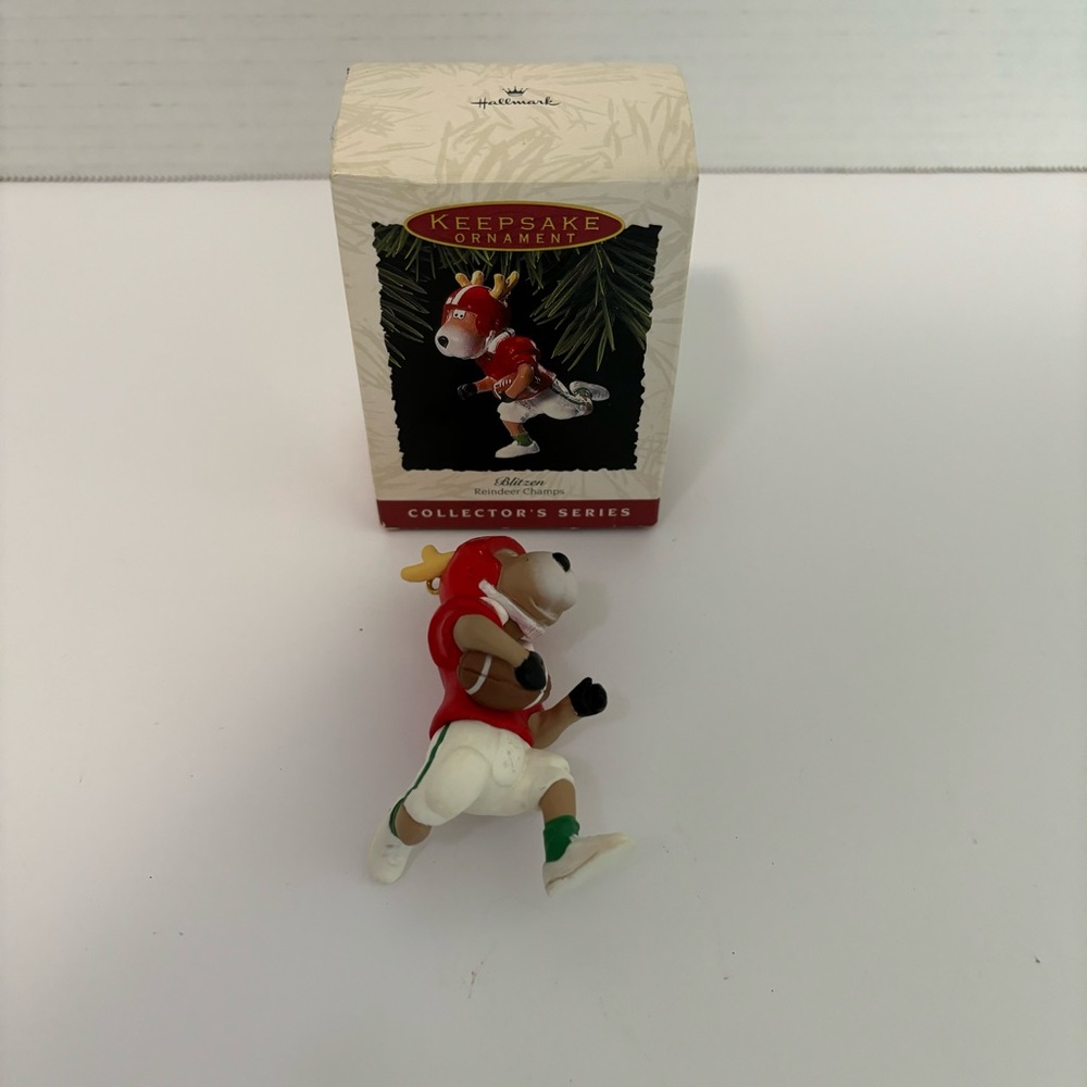 Hallmark BLITZEN Reindeer Champs Christmas Ornament w/Box 1993 Football VTG New
